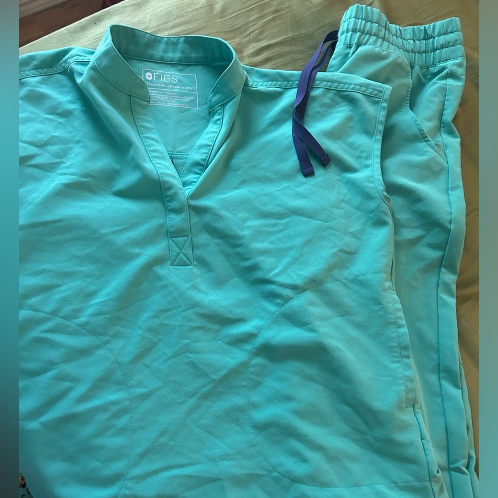 Jogger and Figs Top bundle